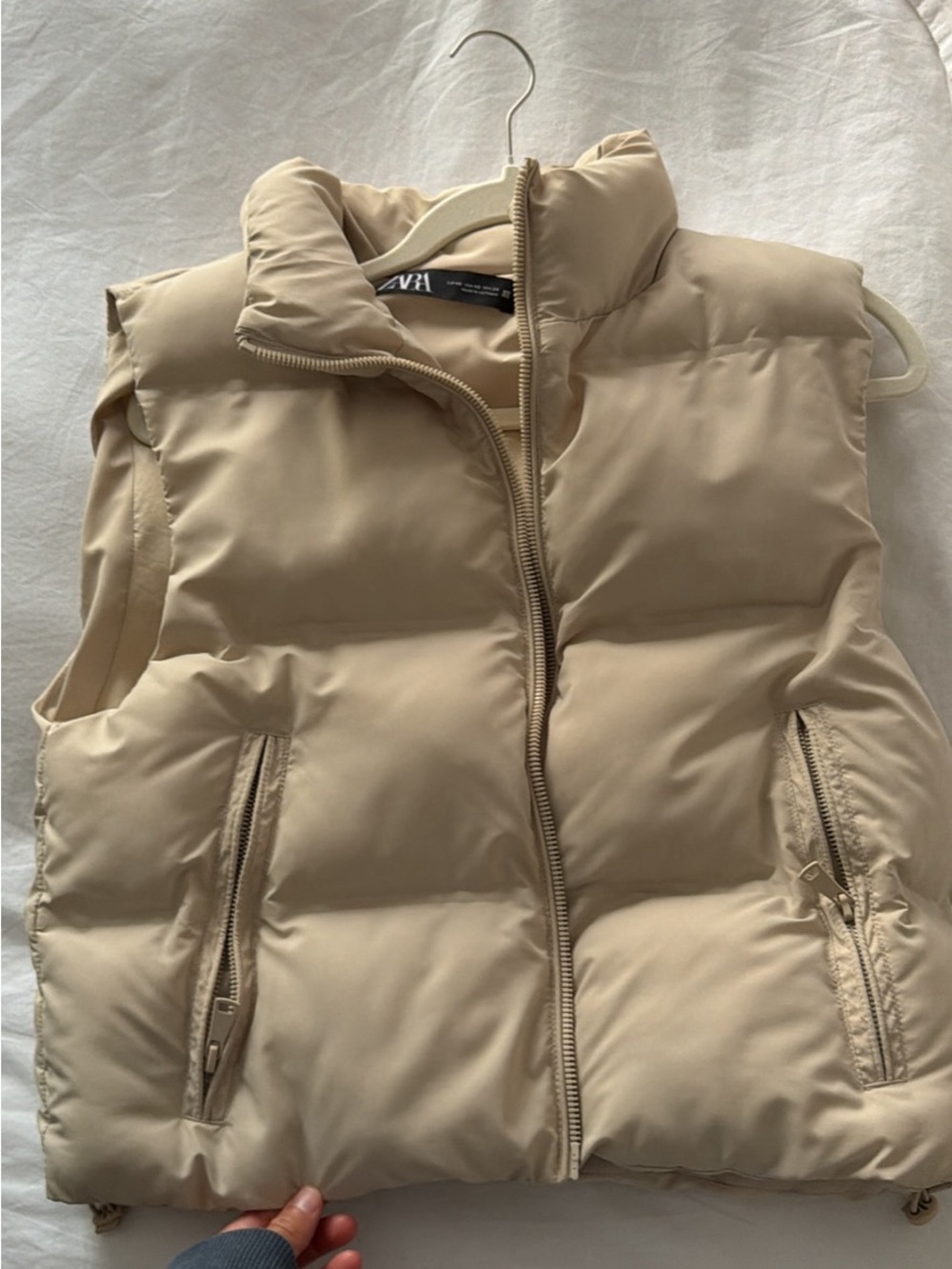 Zara Women's Light Beige Puffer Vest